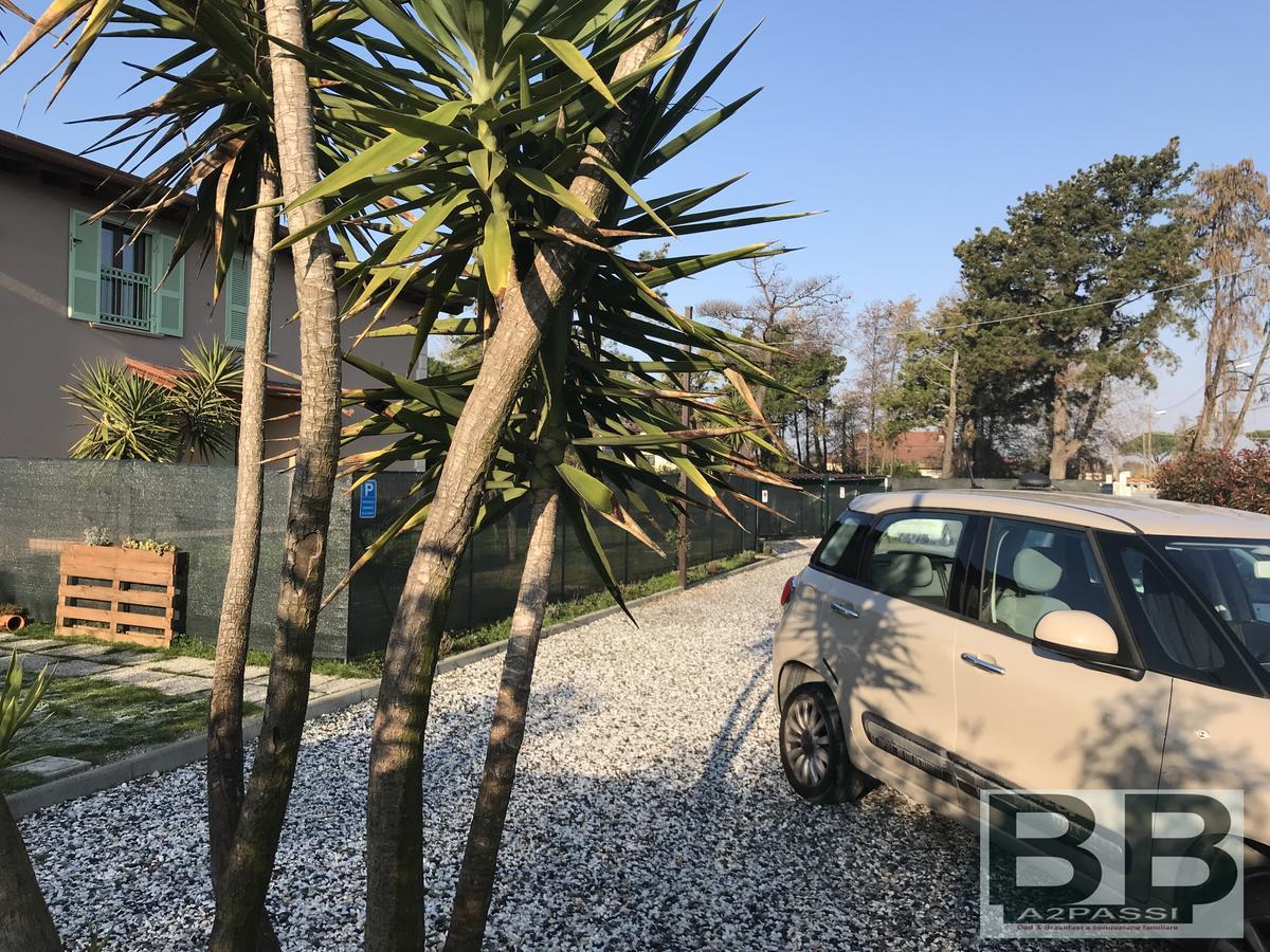 Bba2Passi Bed & Breakfast Marina di Massa Exterior photo